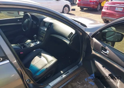 2013 Infiniti G37 Journey z USA, uszkodzony, nr VIN JN1CV6AP6DM723804